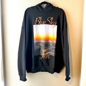 Brand new with tag Blue Sky Inn Sunset Bowl Hoodie in Black. Large
